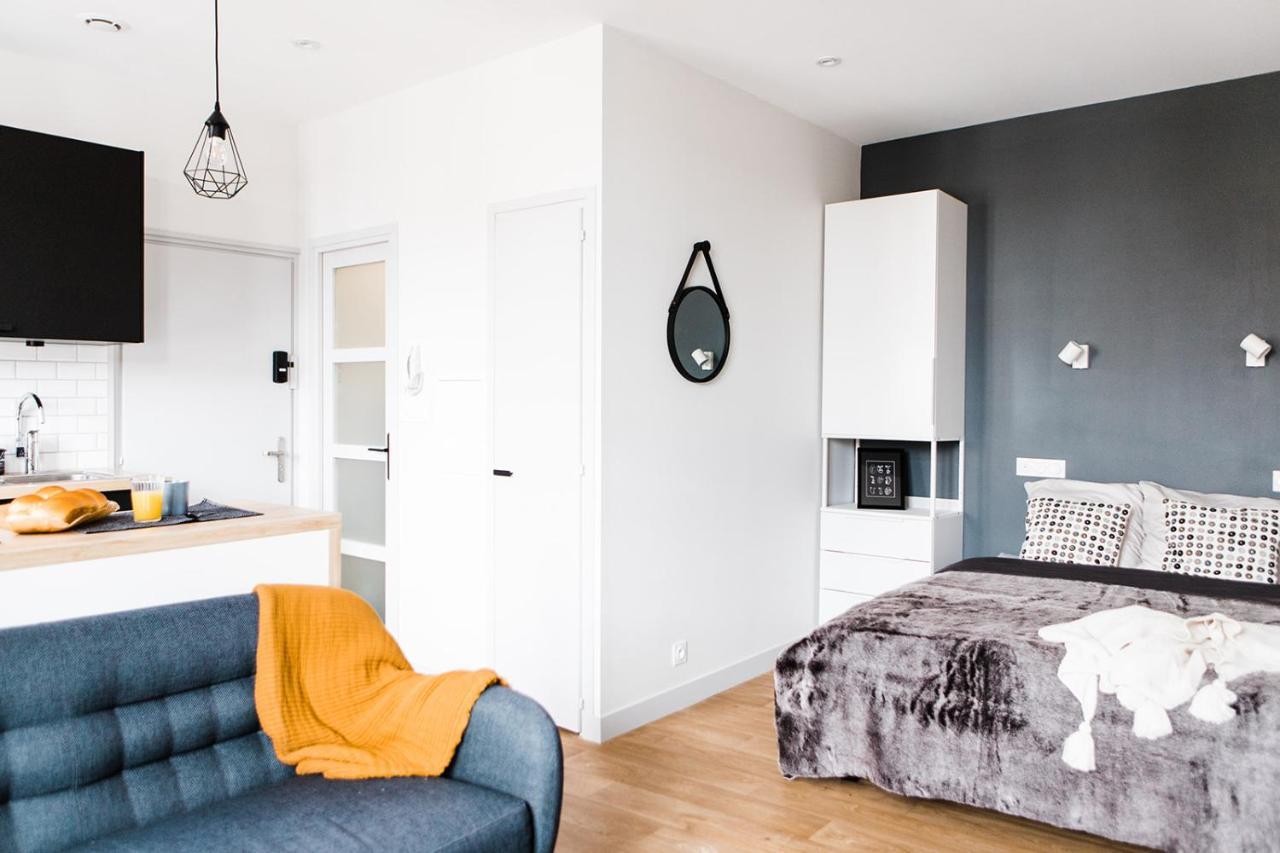 L'Audacieux Studio Lumineux Renove Et Equipe En Centre Ville Фонтене-ле-Комт Экстерьер фото