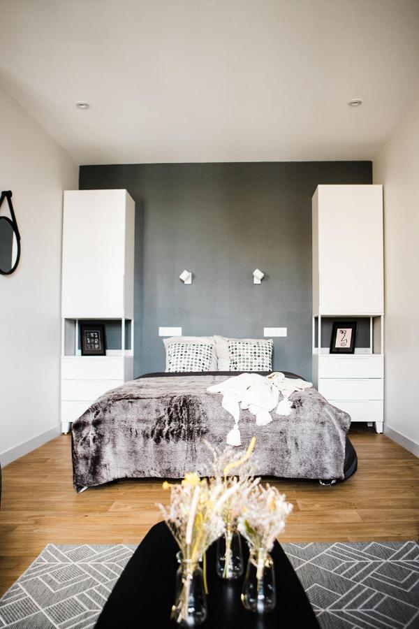 L'Audacieux Studio Lumineux Renove Et Equipe En Centre Ville Фонтене-ле-Комт Экстерьер фото