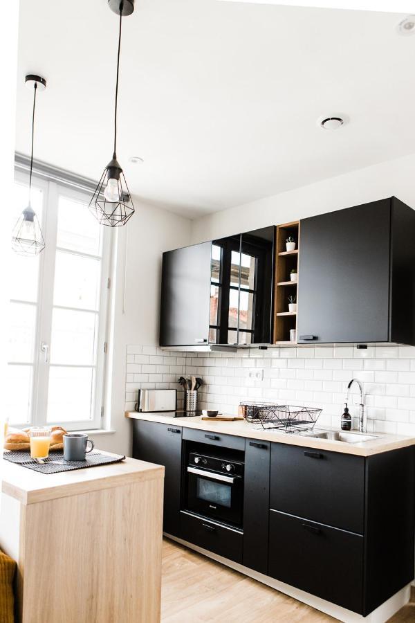 L'Audacieux Studio Lumineux Renove Et Equipe En Centre Ville Фонтене-ле-Комт Экстерьер фото